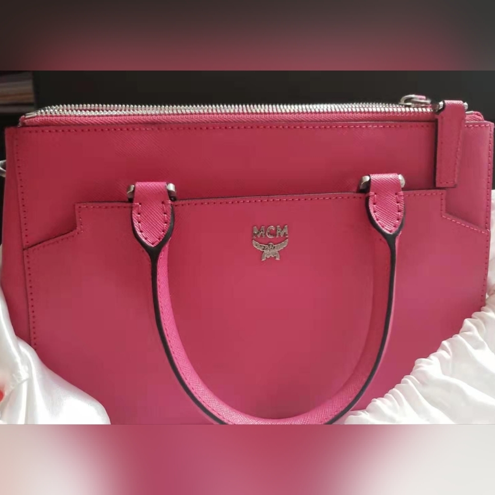 Authentic ❤️ MCM Crossbody Good Use Condition! Christmas Sale!!